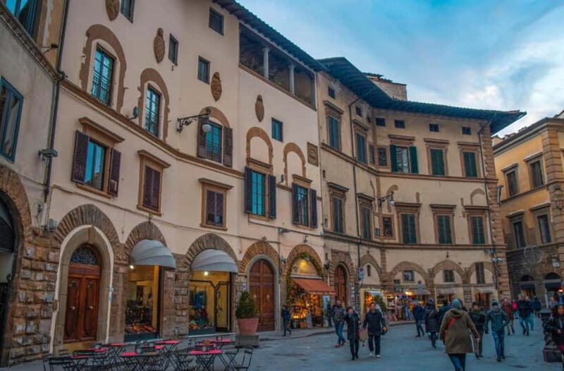Florence: City Highlights & Historic District Guided Tour - The guided walk: Medici stories and Florence’s main corridors