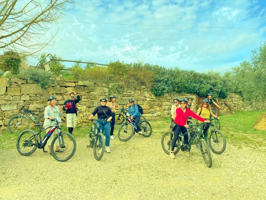 Florence: Country Ebike tour + Wine tasting in organic farm - Your guide and the flow of a private day