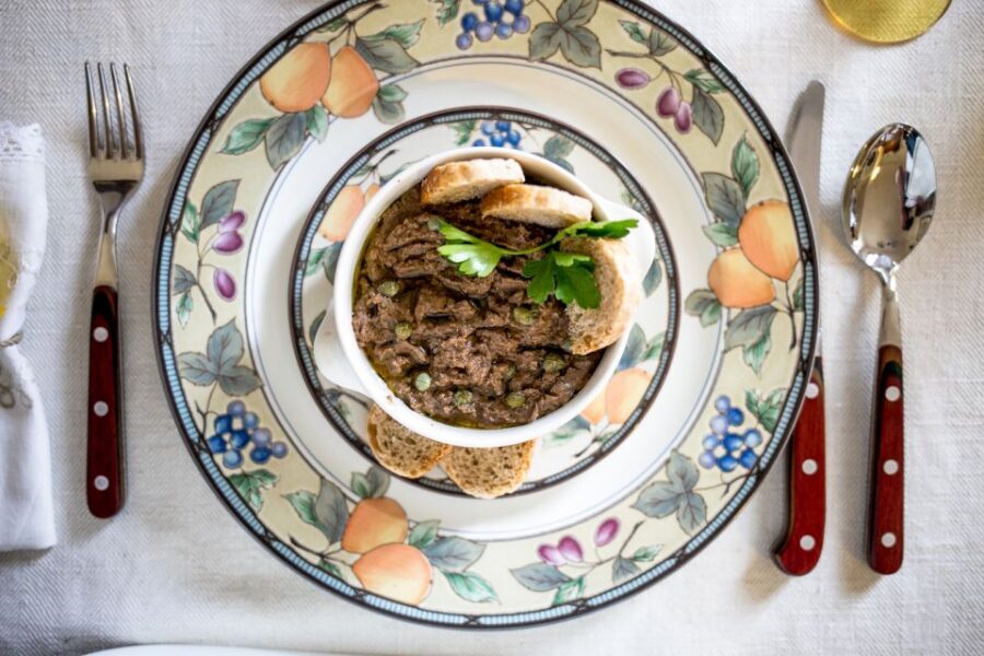 Florence: Dining Experience at a Local's Home - Wine, water, and coffee: included pairings in real Tuscan style