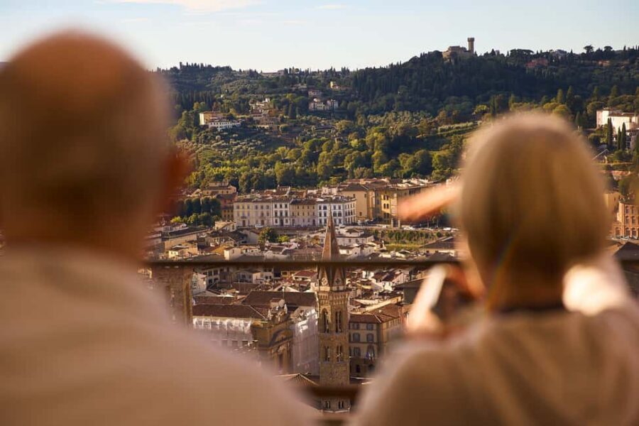 Florence: Duomo Dawn Entry with Key Holder & Dome Climb Tour - Meeting the chiavigero and getting inside quickly