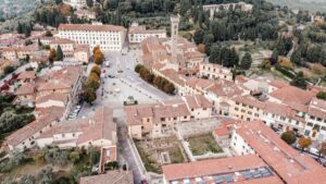 Florence: E-Vespa Rental with Smartphone Tour and Tasting - Meeting at Borgo Ognissanti: what the start feels like