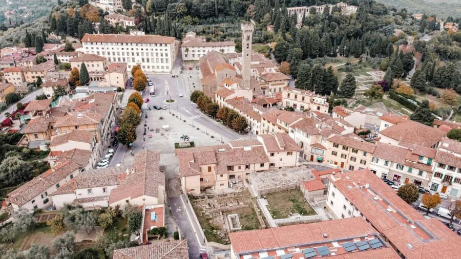 Florence: E-Vespa Rental with Smartphone Tour and Tasting - Meeting at Borgo Ognissanti: what the start feels like