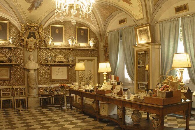Florence Fashion Tour: Gucci, Ferragamo & the Officina Profumo - Language Expectations: When Native Understanding Matters