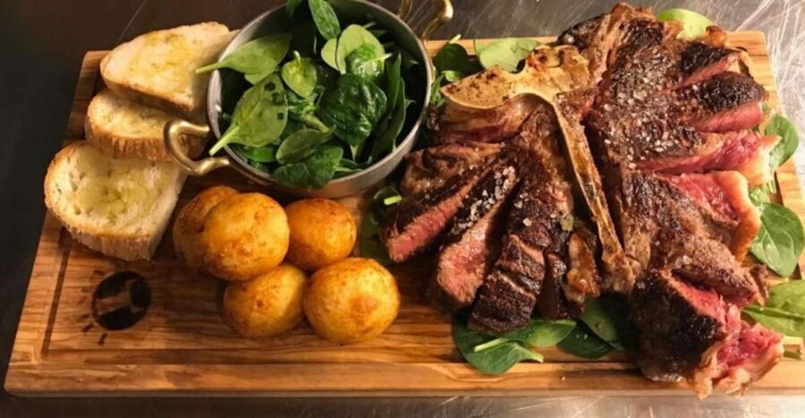 Florence: Florentine Steak Cooking Class with 3-Course Meal - Walking Into I Tuscani 2 and Getting Started Right