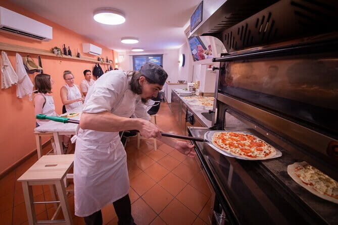 Florence Food Tour with Antico Vinaio skip the line - Guides and small groups: why the experience feels personal