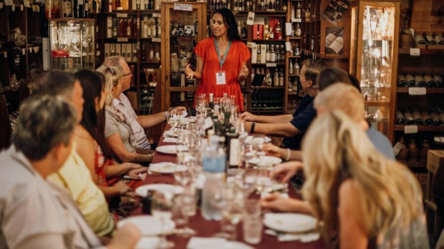 Florence: Food & Wine Tour in Oltrarno Neighborhood - Guides and group vibe: small-group attention beats crowd chaos