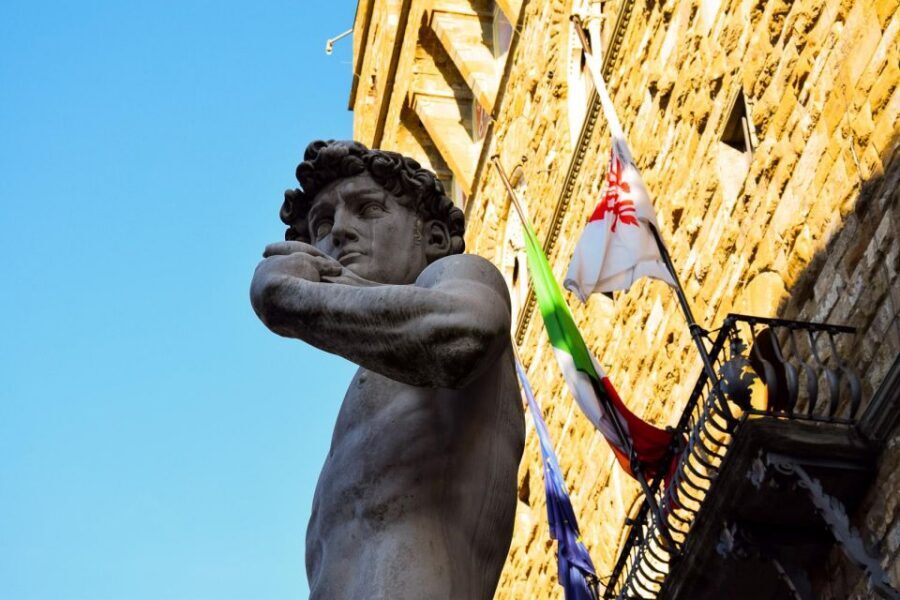 Florence Footsteps: Unveiling the Treasures of the Medicis - Duration, group size, and walking reality (3 hours, max 8)