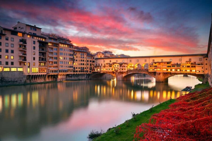 Florence: (French) Walking Tour with a licensed guide - Key things to watch for on this Florence walk