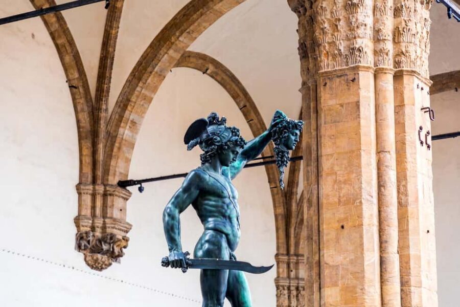 Florence: (French) Walking Tour with a licensed guide - Brunelleschi’s Dome: the quick lesson that changes how you look