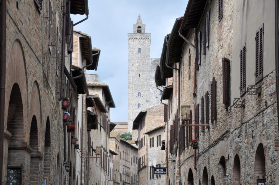 Florence: Full-Day Private Tour of Chianti and San Gimignano - Key things to know before you go