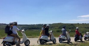Florence: Full-Day Tuscany Vespa Tour in Chianti - Getting from Florence to the countryside: that 45-minute van timing