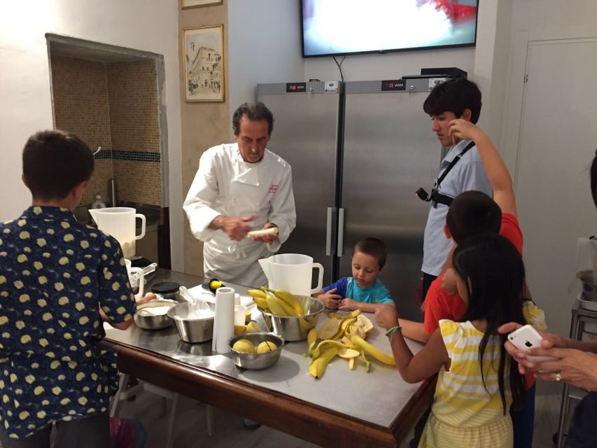 Florence: Gelato Making Class - A 1-Hour Florence Gelato Workshop at an Old-School Academy