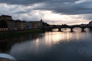Florence Golden Hour Walking tour with Piazzale Michelangelo - Stop 2: Museo Casa di Dante for a human-scale break