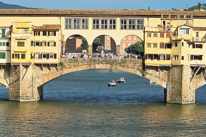Florence Golden Hour Walking tour with Piazzale Michelangelo - Stop 4: Ponte Vecchio and what to watch at dusk