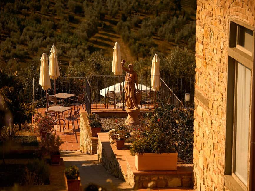 Florence: Great Chianti Wine and Olive Oil Trail with Lunch - Lunch at a Boutique Winery: Food That Works With Wine