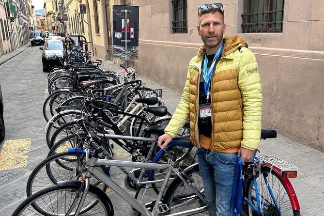 Florence: Guided Bike Tour to Discover the Secrets - Why cycling makes sense for Florence’s historic center