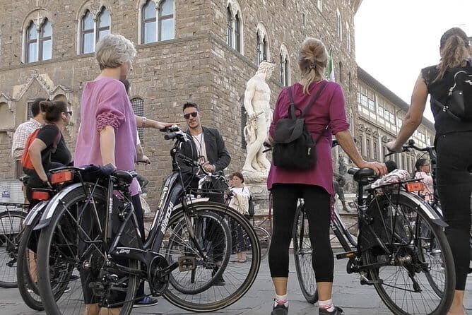 Florence: Guided Bike Tour to Discover the Secrets - Piazza della Repubblica: the quick photo stop with real context