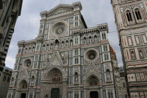 Florence: Guided tour of Santa Maria Del Fiore - Stop 1 in Piazza del Duomo: where Brunelleschi’s genius shows up
