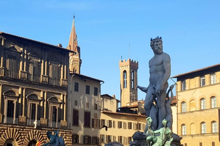 Florence: Heart of Florence Guided Walking Tour - Palazzo Vecchio to Ponte Vecchio: Old Bridge, Big Atmosphere