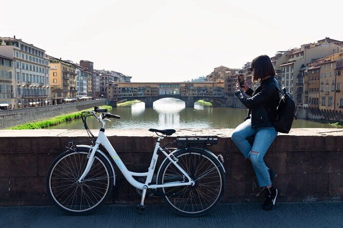 Florence Highlights: Guided Walking Tour of the Historic Center - Florence’s main political square and the W-shaped detail