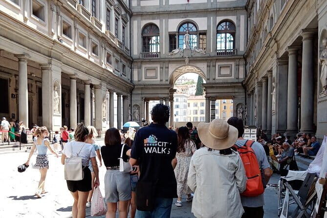 Florence Highlights: Guided Walking Tour of the Historic Center - Medici-era fountain snapshot: Renaissance power in water form