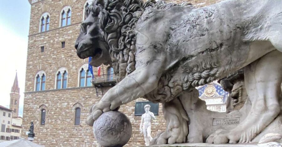 Florence historical centre and legends tour for small groups - Florence in three hours: the vibe this tour creates