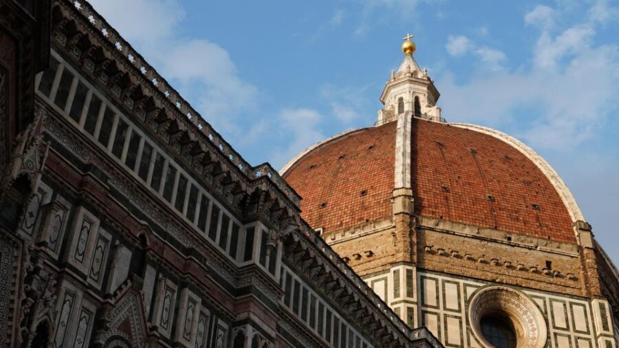Florence historical centre and legends tour for small groups - Piazza del Duomo: baptistery, Giotto, and Brunelleschi in one sweep