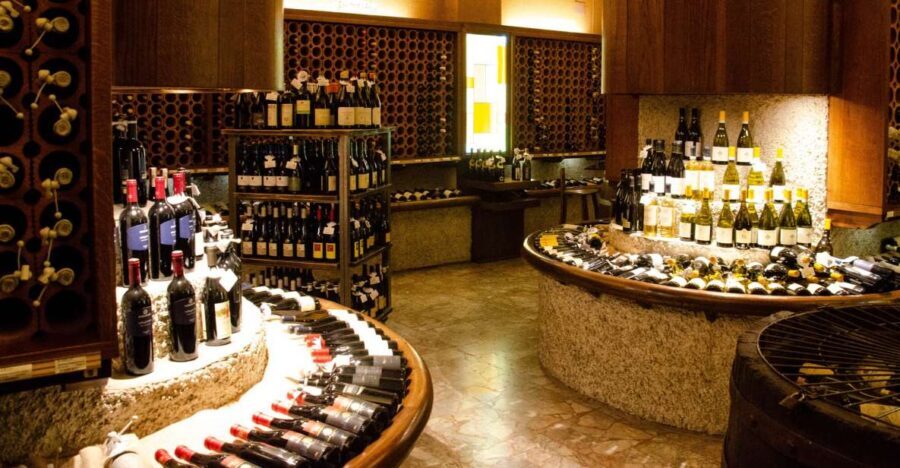 Florence: History Walking Tour with Wine Tasting - Where You Meet and How the Route Flows Past Florence Icons