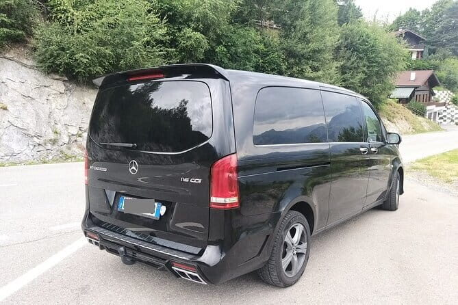 Florence hotels to Florence Airport (FLR) - Departure Private Transfer - Meet Your Driver With a Name Sign and Real Luggage Help