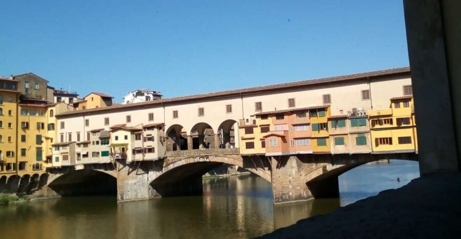 Florence: LGBTQ Renaissance Walking Tour with Mila - Meeting Mila at Piazza della Repubblica: where the story starts