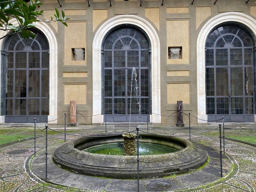 Florence: Medici Family History Tour - Outside palaces, inside masterpieces: why this 2-hour format works
