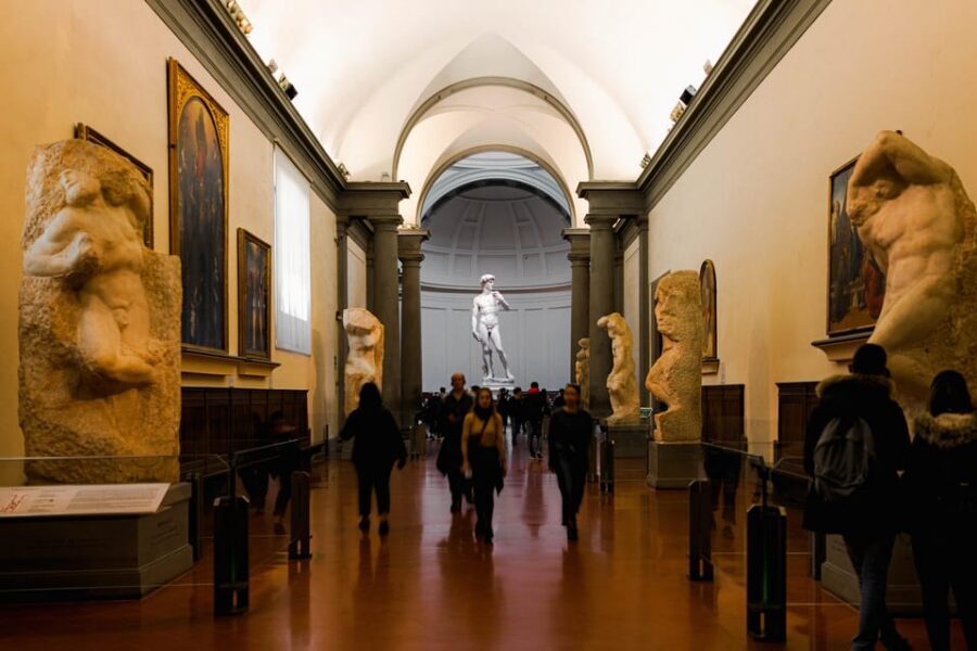 Florence: Michelangelo's David Reserved Entry Tickets - Meeting Crown Tours at Via Ricasoli: How to Find Them Quickly