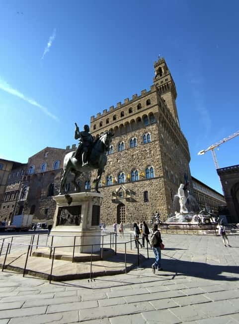 Florence Must-See Squares Walking Tour with Vincenzo - Piazza della Signoria: where Florence’s politics turns into stone