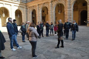 Florence Original Experience with a Native Guide - Piazza della Signoria: statues, myth-to-memorial storytelling, and the Old Palace