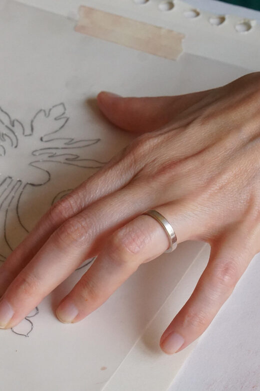 Florence: Painting experience, create your Florentine Lily! - How the lesson starts: origin talk plus materials