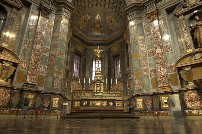 Florence Palazzo Vecchio: Exclusive Private Tour - Palazzo Vecchio with a Private Guide: where politics turns into art