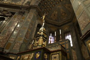 Florence Palazzo Vecchio: Exclusive Private Tour - Palazzo Vecchio interiors: council rooms, frescoes, and photo-worthy drama