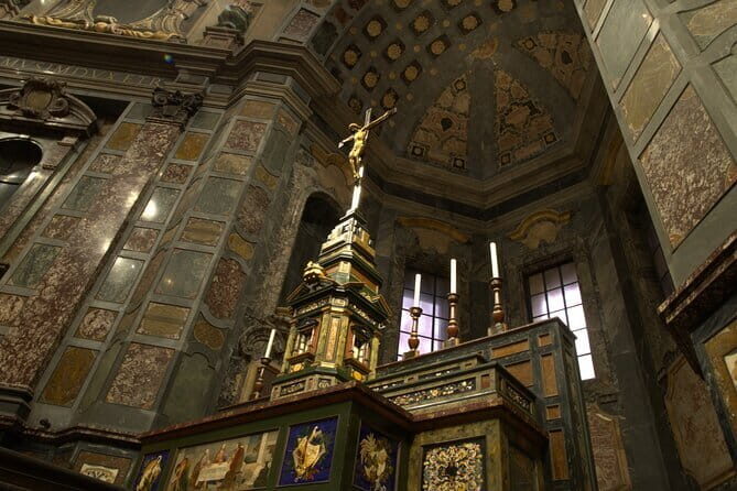 Florence Palazzo Vecchio: Exclusive Private Tour - Palazzo Vecchio interiors: council rooms, frescoes, and photo-worthy drama