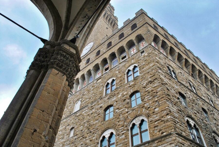 Florence: Palazzo Vecchio Guided Tour - Around the palace interiors: frescoes, sculptures, and rooms with a job