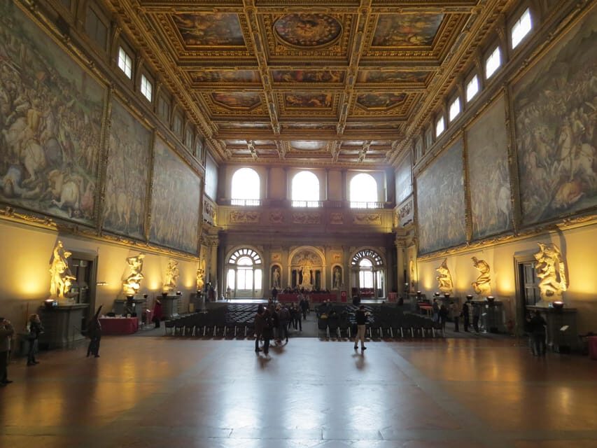 Florence: Palazzo Vecchio Ticket & Visit with optional Lunch - Reading the Medici story in Francesco I’s study