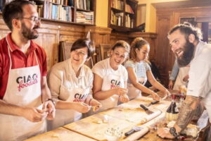 Florence: Pasta & Tiramisu Class with Unlimited Wine - Sant’Ambrogio Market: buy like a local (and know which shift gets it)