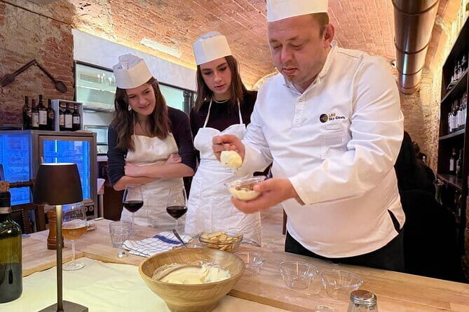 Florence: Pasta & Tiramisu Cooking Class with Unlimited Wine - Key Things That Make This Cooking Class Worth It