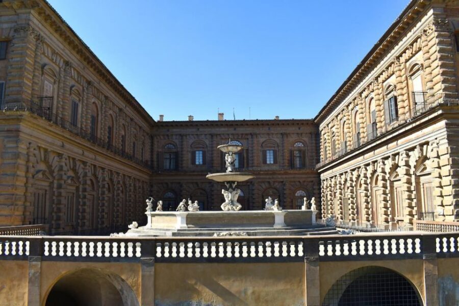 Florence: Pitti Palace Small Group Tour - Royal Apartments: Where Decoration Tells You Who Had the Power
