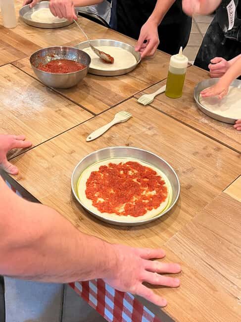Florence: Pizza and Gelato Cooking Class - Rolling up your sleeves: how the pizza part works