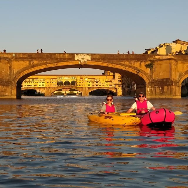 Florence: Ponte Vecchio and City Sights Guided Kayak Cruise - Santa Trinita and the sculptures: spotting details you’d miss on foot