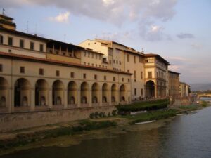 Florence: Ponte Vecchio Rafting Experience with Aperitif - Where you meet: San Niccolò Beach (and what to wear)