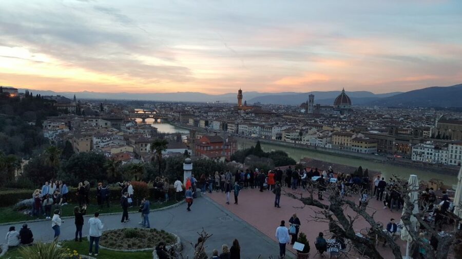 Florence: Private 4-Hour Walking Tour with Eugenia Gasheeva - Start in Piazza della Repubblica, then let Florence explain itself