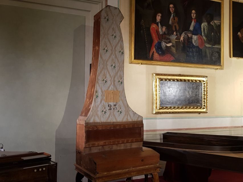 Florence: Private Accademia Gallery Tour - Stradivari Violins and the First Piano: The Music Instruments Room