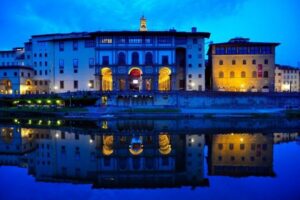 Florence: Private E-Bike Night Tour & Piazzale Michelangelo - Meeting point on Via de’ Neri: start on time, start calm