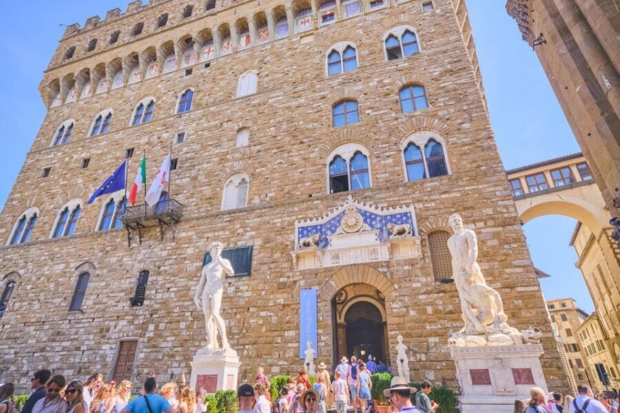 Florence: Private Guided Walking Tour - Uffizi colonnade: using the outside view like a map